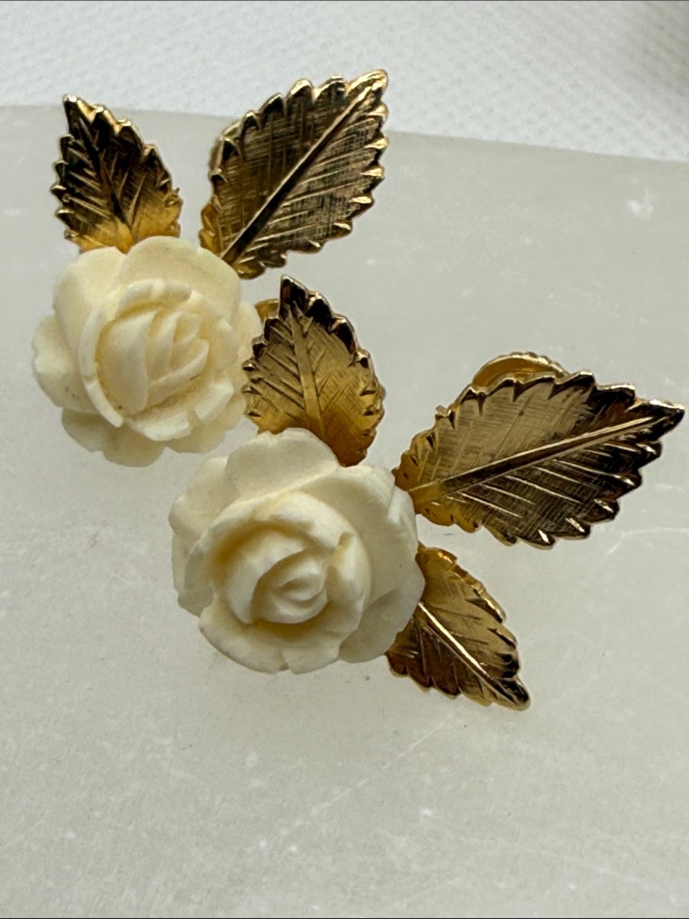 Giovanni rare Gold Leaf & Cream Rose celluloid vintage screwback earrings